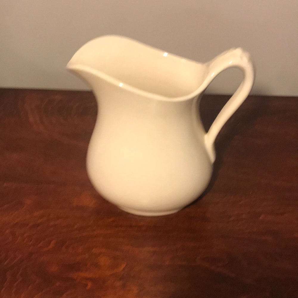 Royal Crownford Ironstone Pitcher Farmhouse VTG - Picture 2 of 16